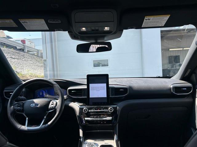 Photo of 2023 Agate Black Metallic Ford Explorer
