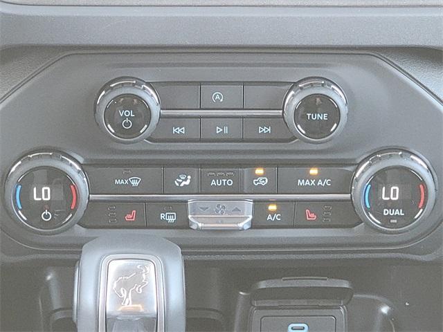 Photo of 2025 Oxford White Ford Bronco