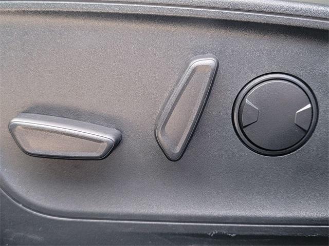 Photo of 2022 Iconic Silver Metallic Ford Escape