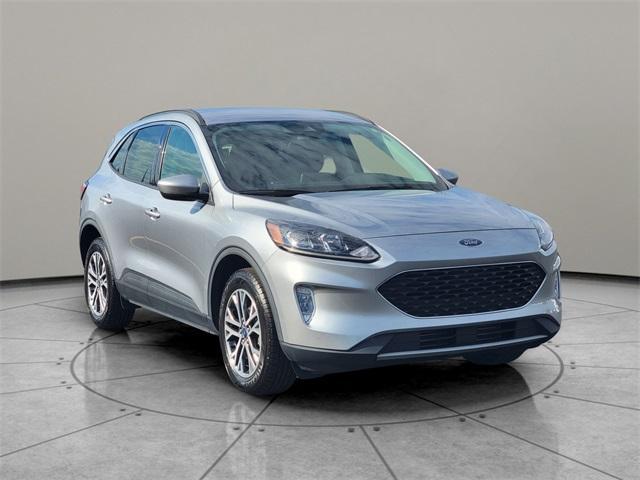 Photo of 2022 Iconic Silver Metallic Ford Escape