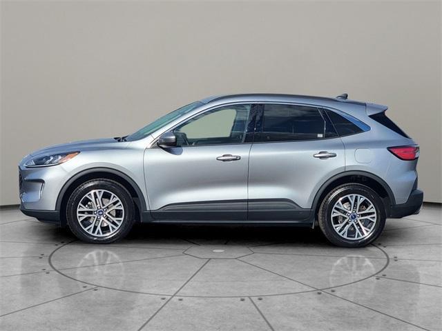 Photo of 2022 Iconic Silver Metallic Ford Escape
