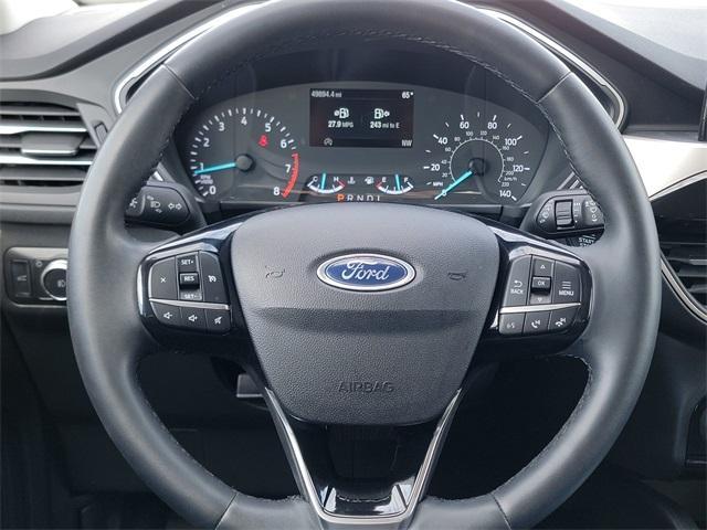 Photo of 2022 Iconic Silver Metallic Ford Escape