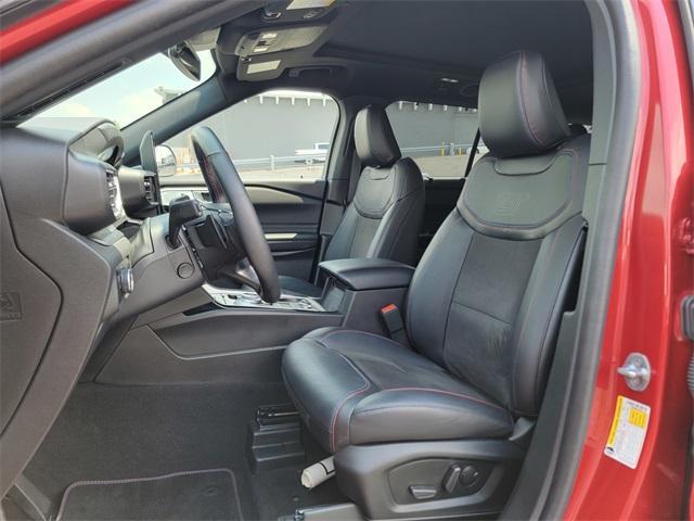Photo of 2023 Rapid Red Metallic Tinted Clearcoat Ford Explorer