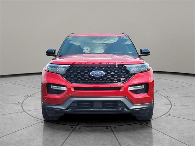 Photo of 2023 Rapid Red Metallic Tinted Clearcoat Ford Explorer