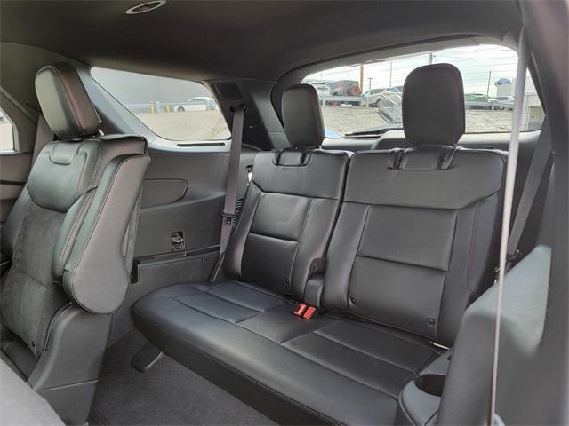 Photo of 2023 Rapid Red Metallic Tinted Clearcoat Ford Explorer