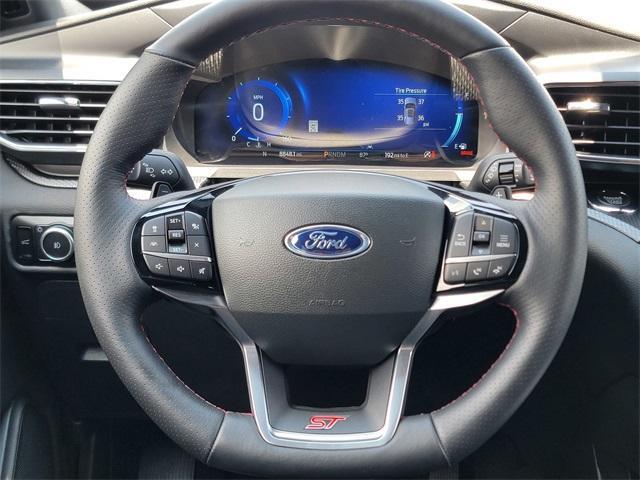 Photo of 2023 Rapid Red Metallic Tinted Clearcoat Ford Explorer