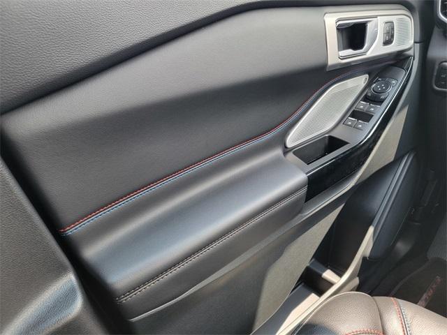 Photo of 2023 Rapid Red Metallic Tinted Clearcoat Ford Explorer