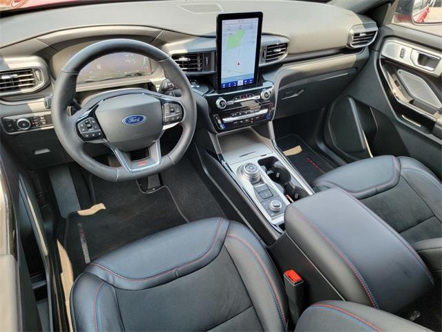 Photo of 2023 Rapid Red Metallic Tinted Clearcoat Ford Explorer