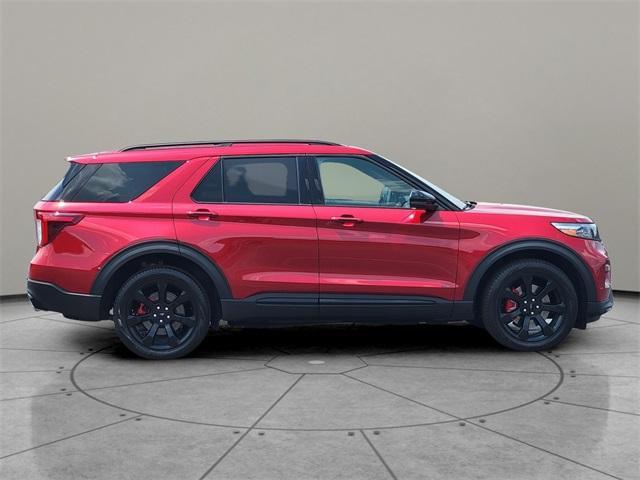 Photo of 2023 Rapid Red Metallic Tinted Clearcoat Ford Explorer