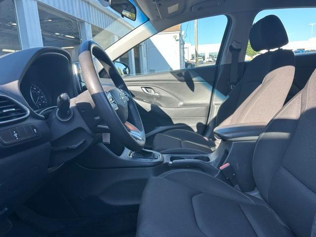Photo of 2019 Summit Gray Hyundai Elantra GT