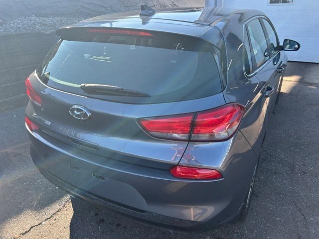 Photo of 2019 Summit Gray Hyundai Elantra GT