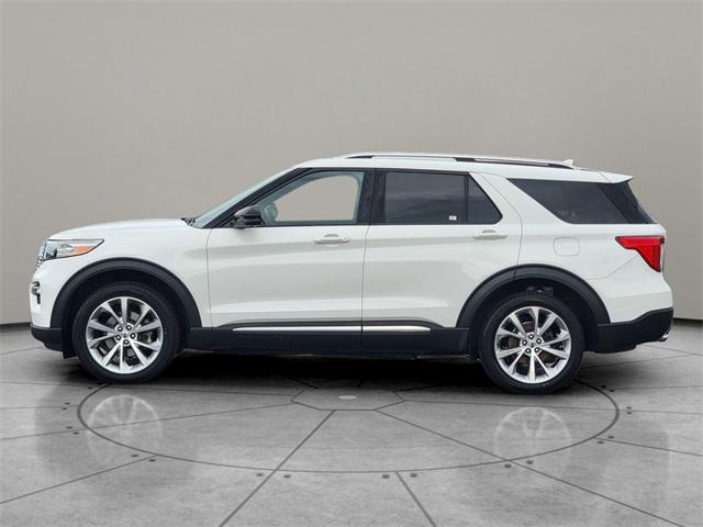 Photo of 2022 Star White Ford Explorer