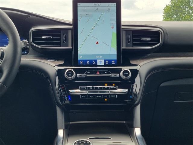 Photo of 2022 Star White Ford Explorer