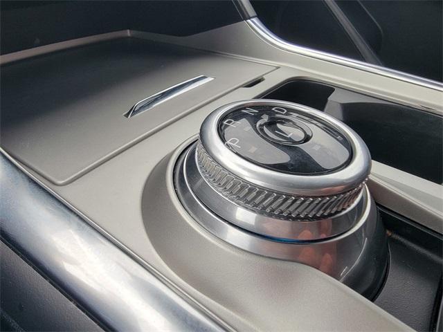Photo of 2022 Star White Ford Explorer