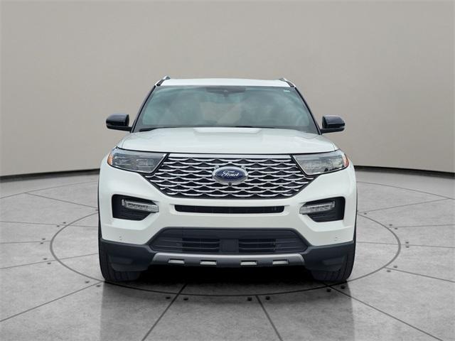 Photo of 2022 Star White Ford Explorer