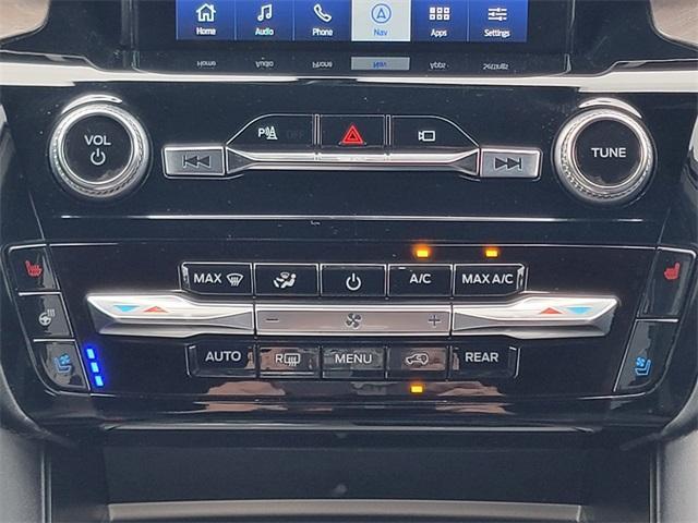 Photo of 2022 Star White Ford Explorer