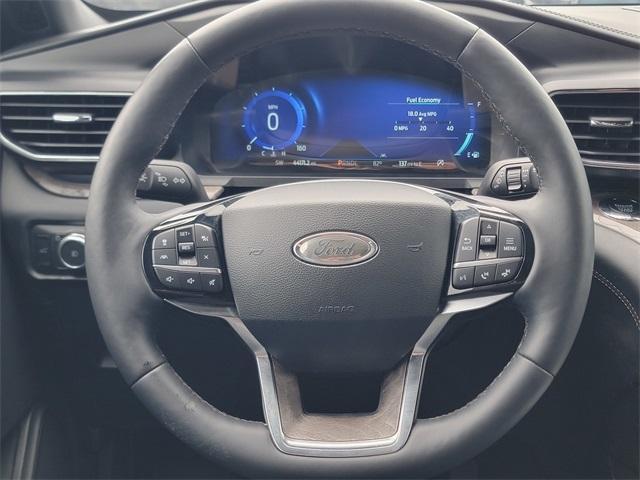 Photo of 2022 Star White Ford Explorer