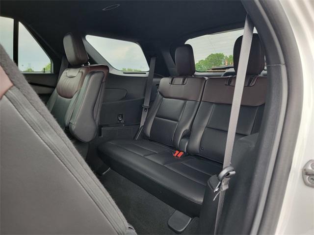 Photo of 2022 Star White Ford Explorer