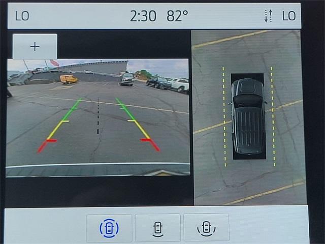 Photo of 2022 Star White Ford Explorer