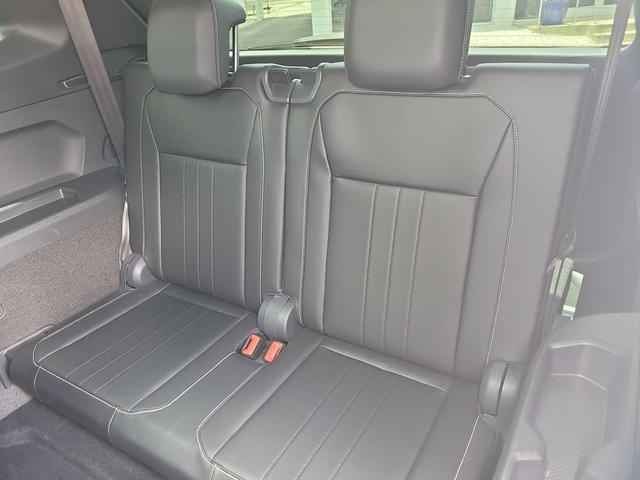 Photo of 2024 Deep Black Volkswagen Tiguan