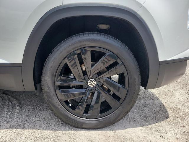 Photo of 2023 Pure White Volkswagen Atlas Cross Sport