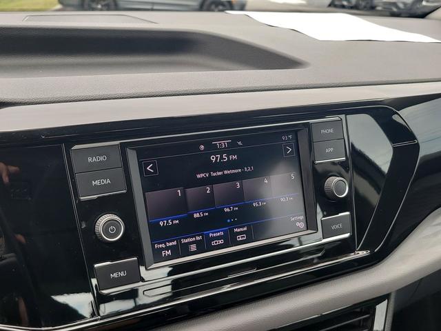 Photo of 2024 Pyrite Silver Metallic Volkswagen Taos