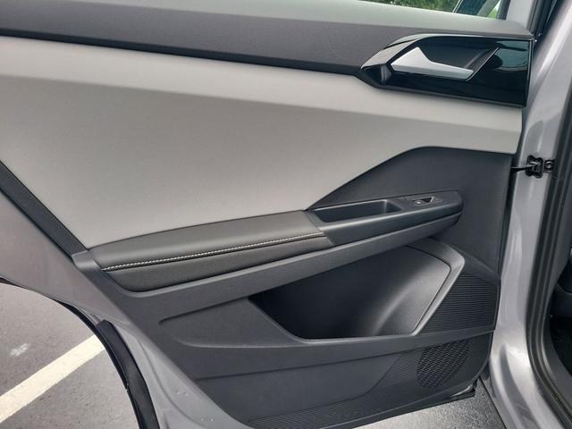 Photo of 2024 Pyrite Silver Metallic Volkswagen Taos
