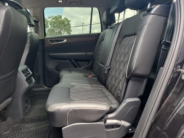 Photo of 2024 Deep Black Volkswagen Atlas
