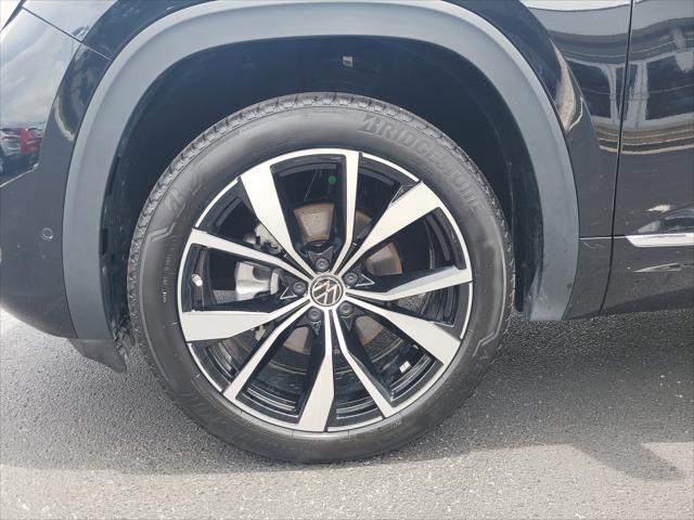 Photo of 2024 Deep Black Volkswagen Atlas
