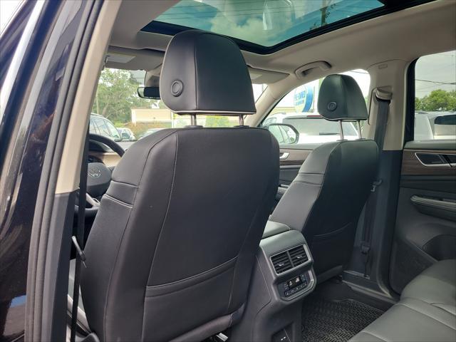 Photo of 2024 Deep Black Volkswagen Atlas