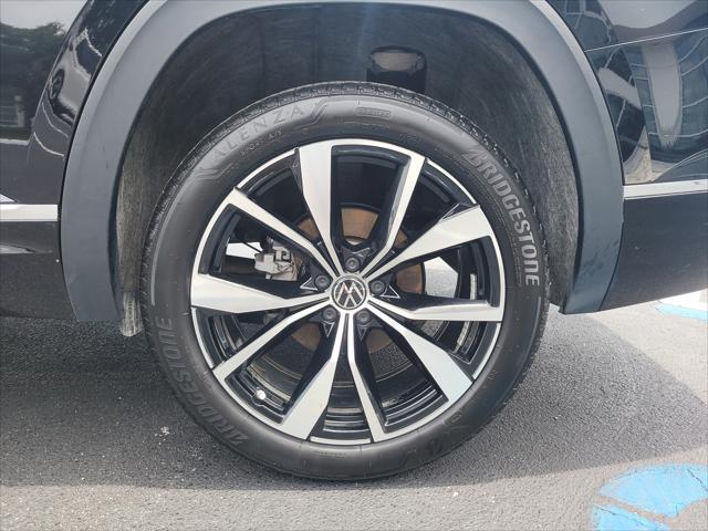 Photo of 2024 Deep Black Volkswagen Atlas