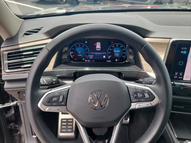 Photo of 2024 Deep Black Volkswagen Atlas