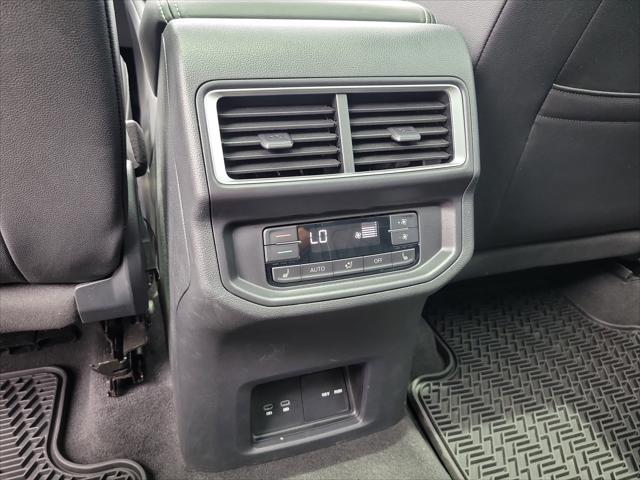 Photo of 2024 Deep Black Volkswagen Atlas