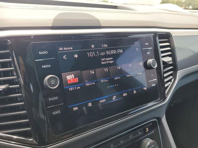 Photo of 2023 Pure Gray Volkswagen Atlas Cross Sport