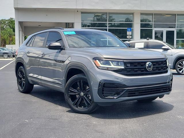 Photo of 2023 Pure Gray Volkswagen Atlas Cross Sport