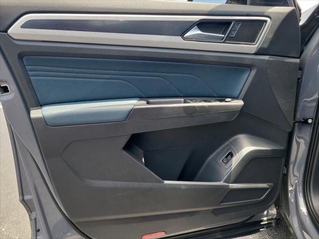 Photo of 2023 Pure Gray Volkswagen Atlas Cross Sport