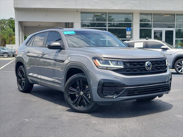 Photo of 2023 Pure Gray Volkswagen Atlas Cross Sport