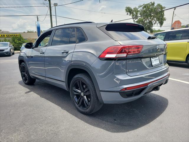 Photo of 2023 Pure Gray Volkswagen Atlas Cross Sport
