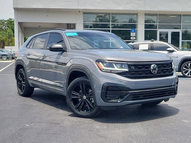 Photo of 2023 Pure Gray Volkswagen Atlas Cross Sport