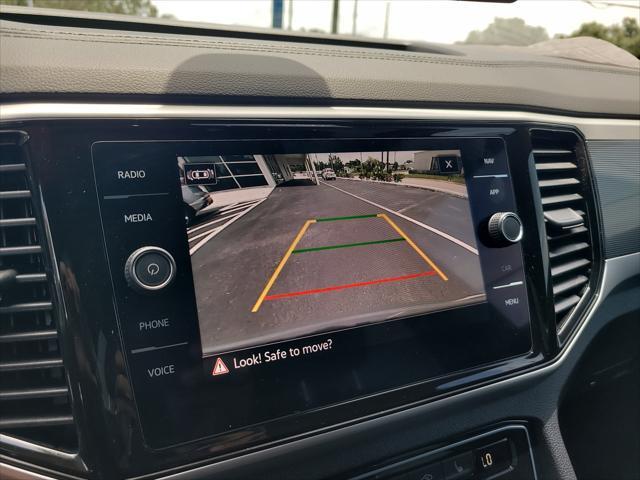 Photo of 2023 Pure Gray Volkswagen Atlas Cross Sport