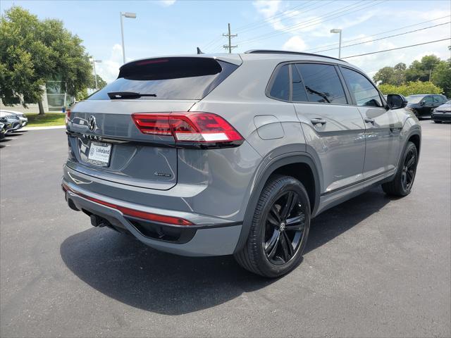 Photo of 2023 Pure Gray Volkswagen Atlas Cross Sport