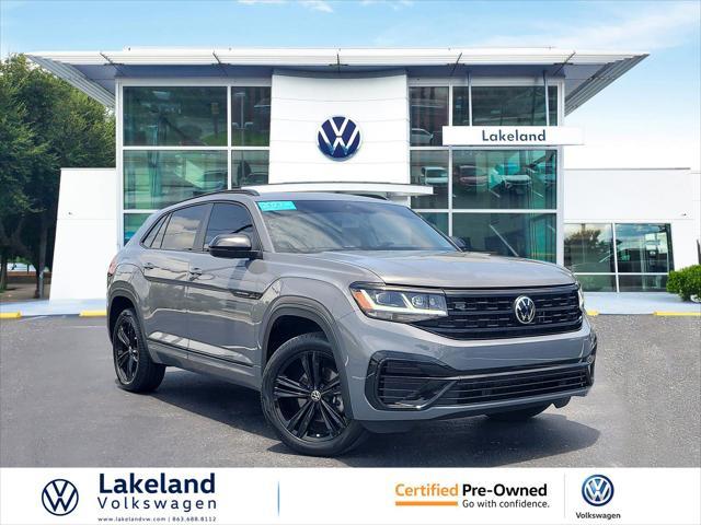 Photo of 2023 Pure Gray Volkswagen Atlas Cross Sport