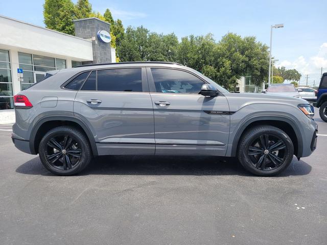 Photo of 2023 Pure Gray Volkswagen Atlas Cross Sport