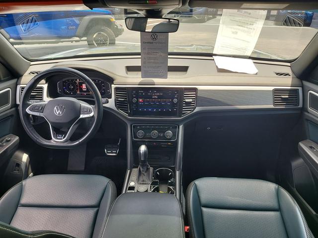 Photo of 2023 Pure Gray Volkswagen Atlas Cross Sport