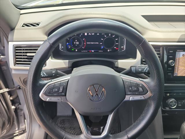 Photo of 2023 Pure Gray Volkswagen Atlas Cross Sport