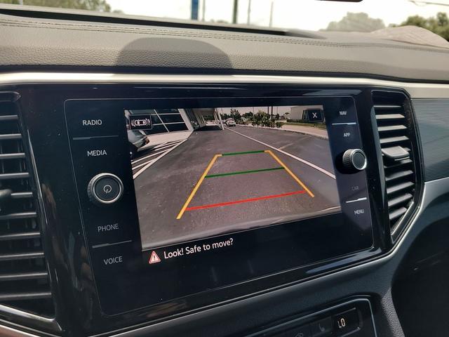 Photo of 2023 Pure Gray Volkswagen Atlas Cross Sport
