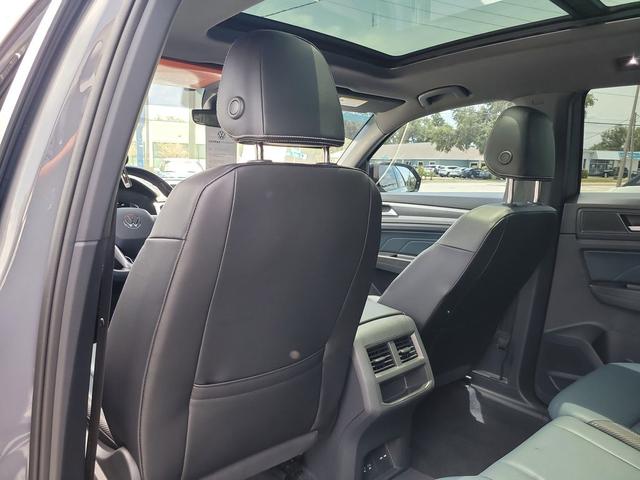 Photo of 2023 Pure Gray Volkswagen Atlas Cross Sport