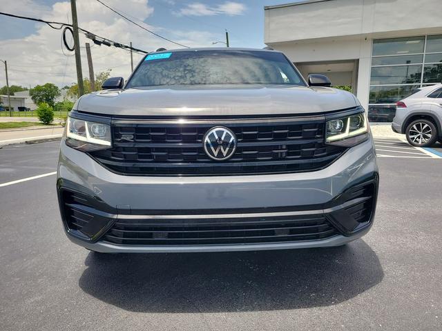 Photo of 2023 Pure Gray Volkswagen Atlas Cross Sport