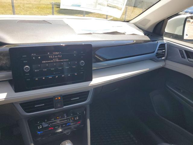 Photo of 2025 Pure White Volkswagen Taos
