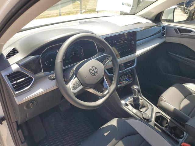 Photo of 2025 Pure White Volkswagen Taos